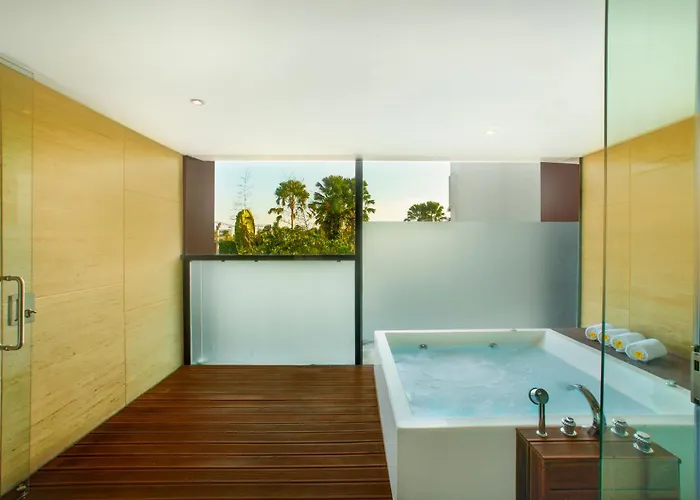 Hotel De Vins Sky Seminyak