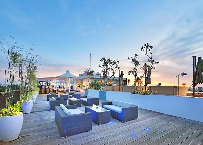Hotel De Vins Sky 4*